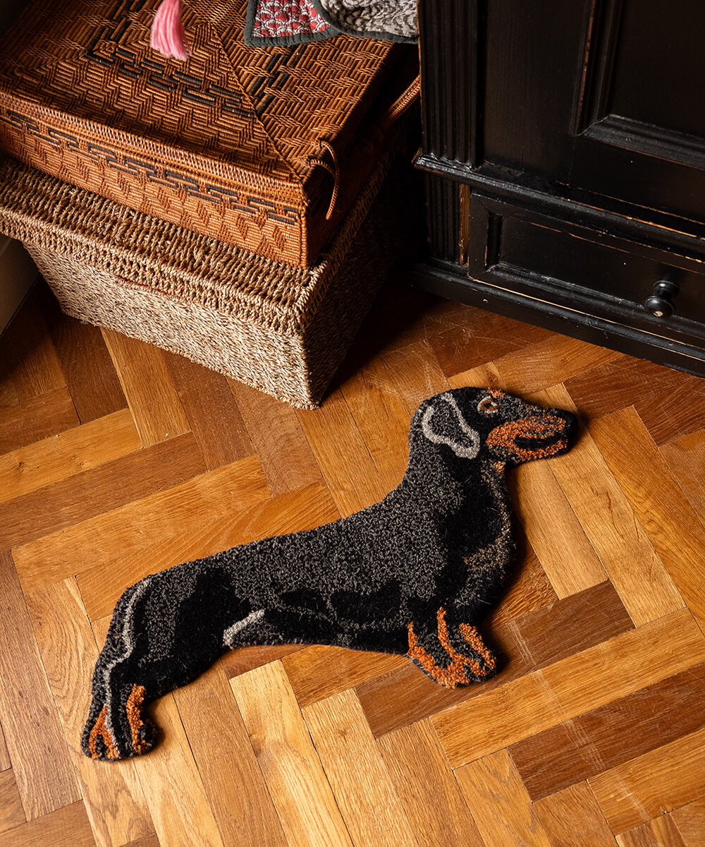Brown Black Sausage Dog丨Faux Cashmere Carpet